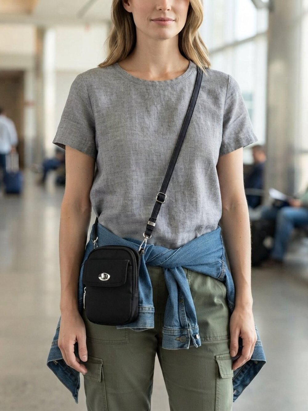 Travelon Anti-Theft Crossbody Phone Pouch